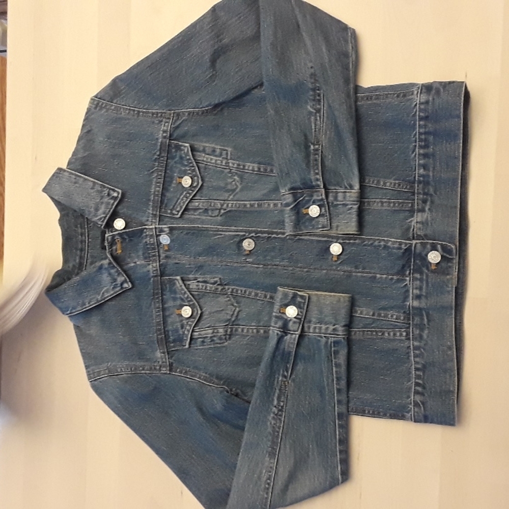 Excellent Condition Gap Medium Denim Jacket 100% … - image 3